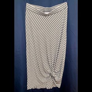 maternity maxi skirt  |  gray + white